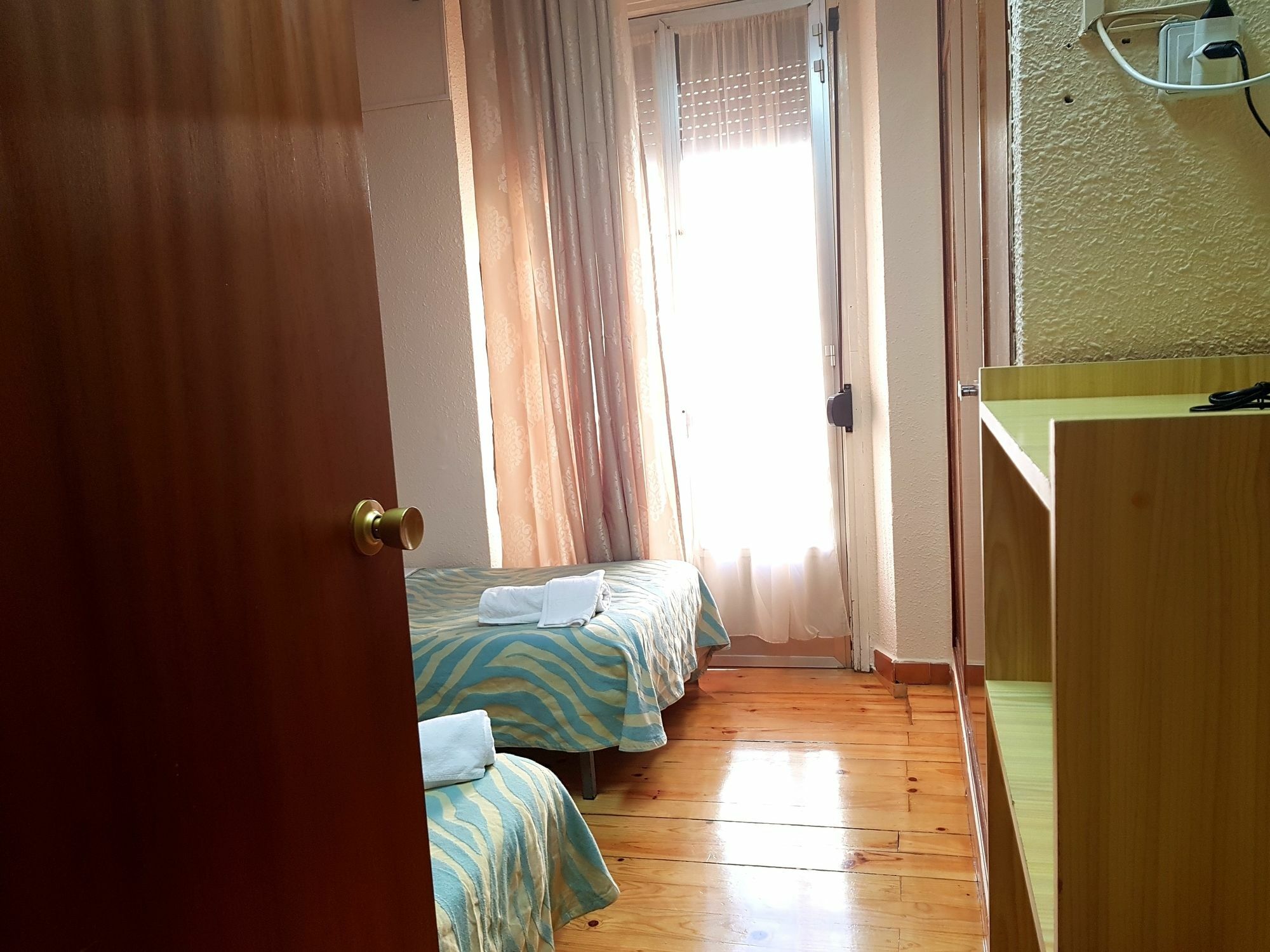 Hostal Padre Isla 1 Leon Bagian luar foto